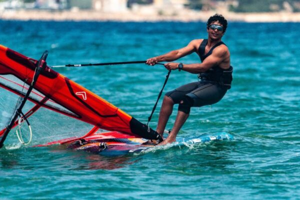 How to Maintain Balance While Windsurfing