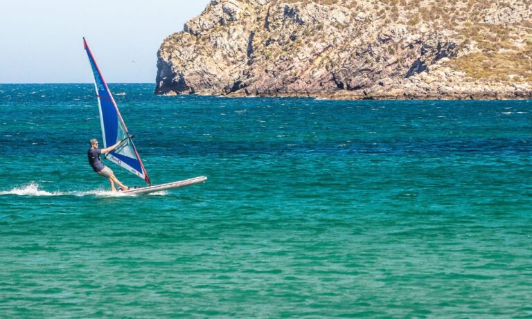 The Best Windsurfing Techniques for Light Winds